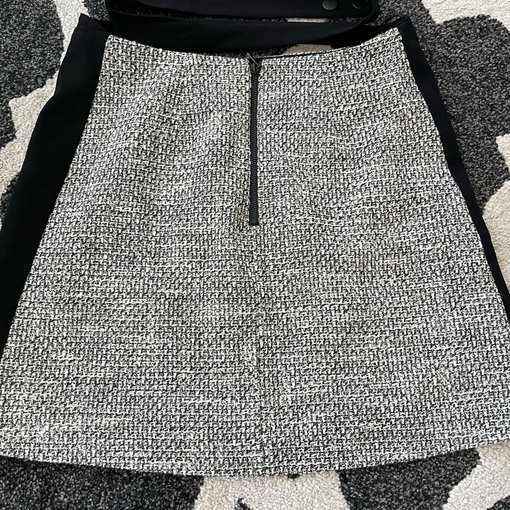 Cue Mini Skirt - Picture 2 of 5